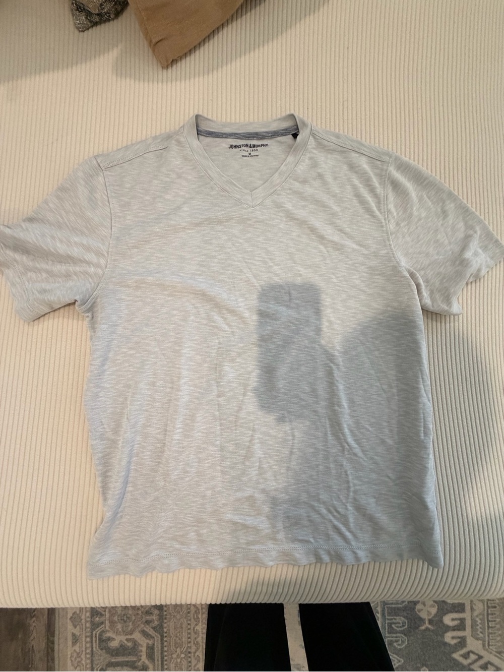 Johnston & Murphy Light Gray V-Neck T-Shirt — Men’s M